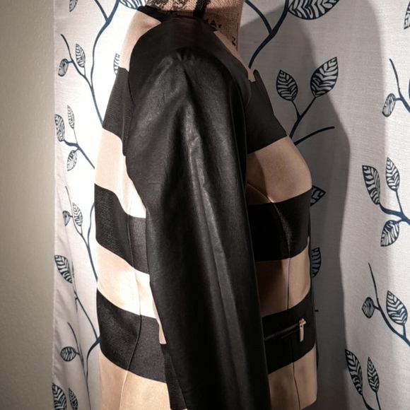 Zip Up Blazer - Picture 2 of 8